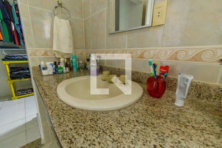 Casa de condomínio à venda com 365m², 5 quartos e 4 vagasBanheiro da Suíte 1