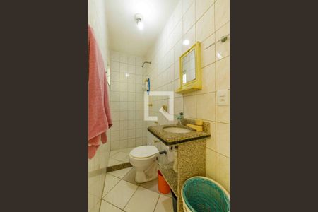 Casa de condomínio à venda com 365m², 5 quartos e 4 vagasBanheiro de Serviço