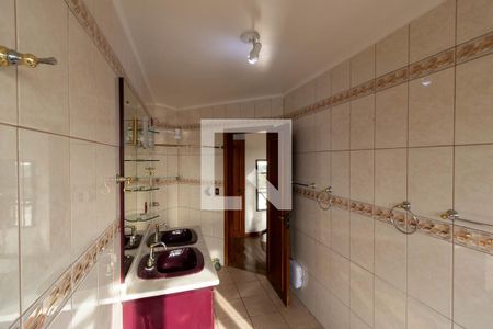 Casa à venda com 288m², 3 quartos e 3 vagasBanheiro do Quarto 1