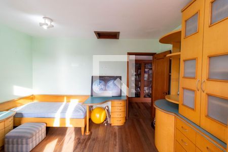 Casa à venda com 288m², 3 quartos e 3 vagasQuarto 2