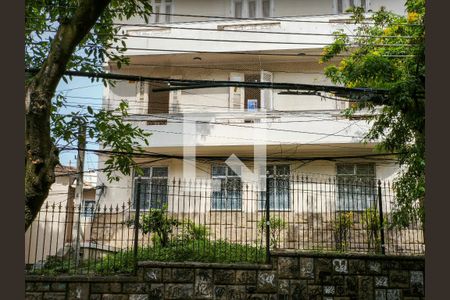 Apartamento à venda com 100m², 3 quartos e 1 vagaFachada e portaria