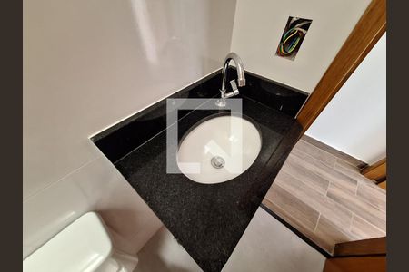 Casa à venda com 105m², 3 quartos e 2 vagas Casa à venda com 105m², 3 quartos e 2 vagasBanheiro