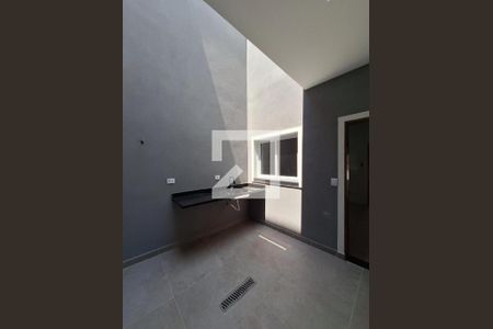 Casa à venda com 105m², 3 quartos e 2 vagas Casa à venda com 105m², 3 quartos e 2 vagasQuintal / Área de Serviço