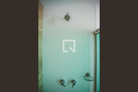 Banheiro de kitnet/studio para alugar com 1 quarto, 26m² em Mirandópolis, São Paulo