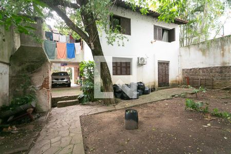 Casa à venda com 528m², 3 quartos e 8 vagasFundos do terreno