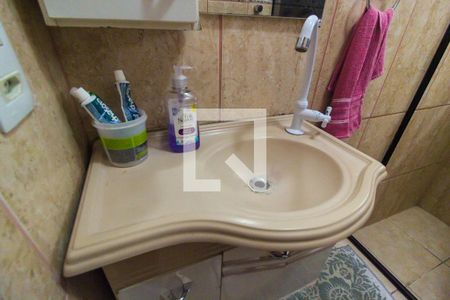 Casa à venda com 180m², 3 quartos e 5 vagasBanheiro da Suíte 2