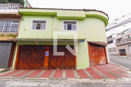 Casa à venda com 180m², 3 quartos e 5 vagasFachada + Plaquinha