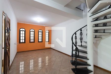 Sala de casa para alugar com 3 quartos, 240m² em Conjunto Residencial José Bonifácio, São Paulo