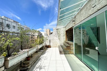 Apartamento para alugar com 700m², 4 quartos e 3 vagasSegundo Andar - Sala 02