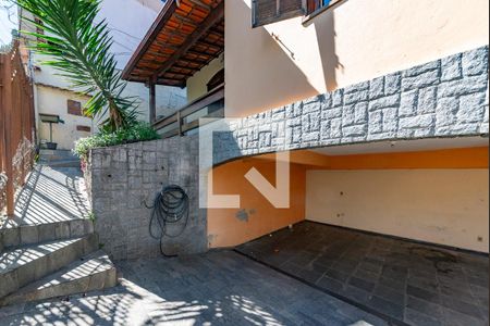 Casa para alugar com 200m², 3 quartos e 3 vagas Casa para alugar com 200m², 3 quartos e 3 vagasGaragem