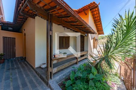 Casa para alugar com 200m², 3 quartos e 3 vagas Casa para alugar com 200m², 3 quartos e 3 vagasVaranda da Sala