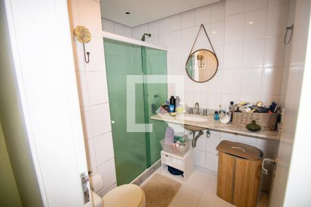 Apartamento à venda com 147m², 3 quartos e 3 vagas Apartamento à venda com 147m², 3 quartos e 3 vagasBanheiro da Suíte 1