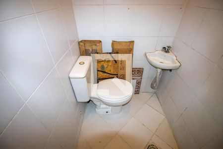 Apartamento à venda com 147m², 3 quartos e 3 vagas Apartamento à venda com 147m², 3 quartos e 3 vagasBanheiro serviço