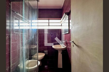 Casa para alugar com 189m², 3 quartos e 4 vagas Casa para alugar com 189m², 3 quartos e 4 vagasBanheiro Suíte