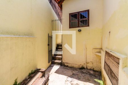 Casa à venda com 100m², 2 quartos e 1 vaga Casa à venda com 100m², 2 quartos e 1 vagaQuintal