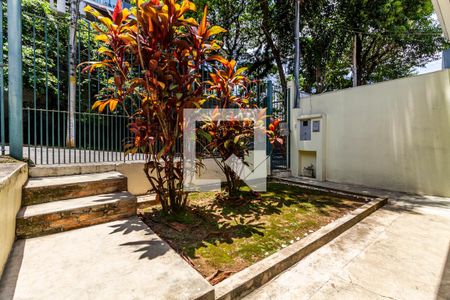 Casa à venda com 100m², 2 quartos e 1 vaga Casa à venda com 100m², 2 quartos e 1 vagaQuintal