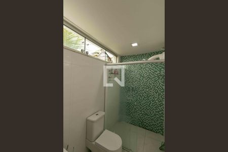 Casa à venda com 210m², 3 quartos e 4 vagasBanheiro da Suíte