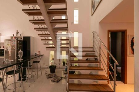 Casa à venda com 210m², 3 quartos e 4 vagasEscada