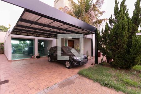 Casa à venda com 210m², 3 quartos e 4 vagasGaragem