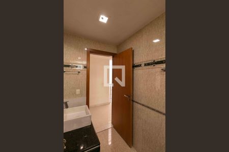 Casa à venda com 210m², 3 quartos e 4 vagasBanheiro Social