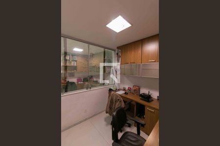 Casa à venda com 210m², 3 quartos e 4 vagasEscritório