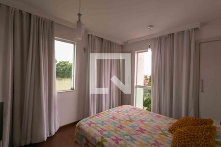 Casa à venda com 210m², 3 quartos e 4 vagasSuíte