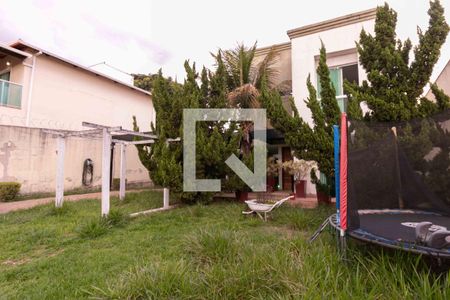 Casa à venda com 210m², 3 quartos e 4 vagasÁrea Externa