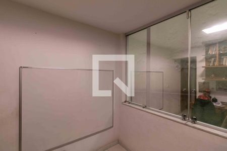 Casa à venda com 210m², 3 quartos e 4 vagasEscritório