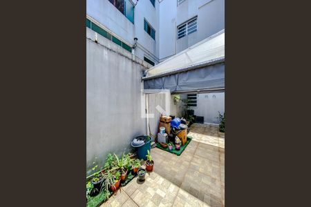 Apartamento à venda com 180m², 2 quartos e 1 vagaÁrea de Serviço