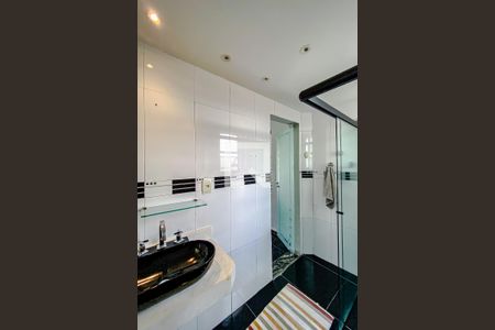 Apartamento à venda com 180m², 2 quartos e 1 vagaBanheiro da Suíte