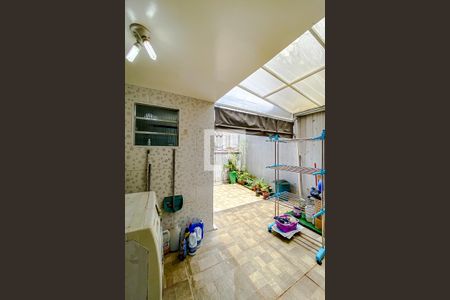 Apartamento à venda com 180m², 2 quartos e 1 vagaÁrea de Serviço