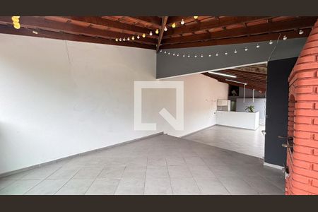 Casa para alugar com 272m², 3 quartos e 3 vagasQuintal