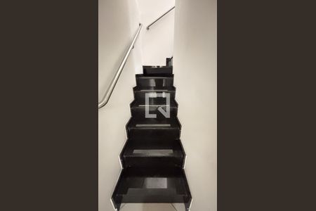 Casa para alugar com 272m², 3 quartos e 3 vagasEscada