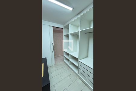 Casa para alugar com 272m², 3 quartos e 3 vagasSuíte 2 Closet