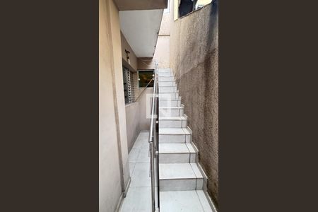 Casa para alugar com 272m², 3 quartos e 3 vagasCorredor - Quintal