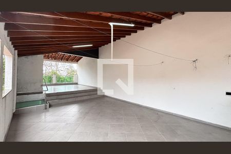 Casa para alugar com 272m², 3 quartos e 3 vagasQuintal