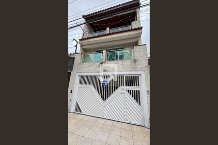 Casa para alugar com 272m², 3 quartos e 3 vagasFachada