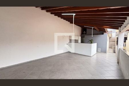 Casa para alugar com 272m², 3 quartos e 3 vagasQuintal