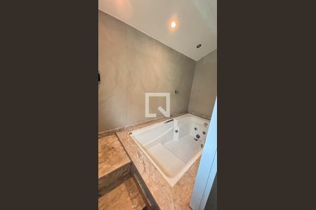 Casa para alugar com 272m², 3 quartos e 3 vagasBanheiro da Suíte 2