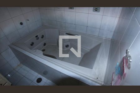 Casa à venda com 160m², 3 quartos e 2 vagasBanheiro