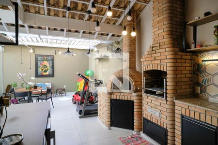 Casa à venda com 232m², 3 quartos e 4 vagasQuintal