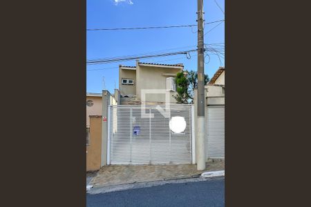 Casa à venda com 232m², 3 quartos e 4 vagasFachada + plaquinha