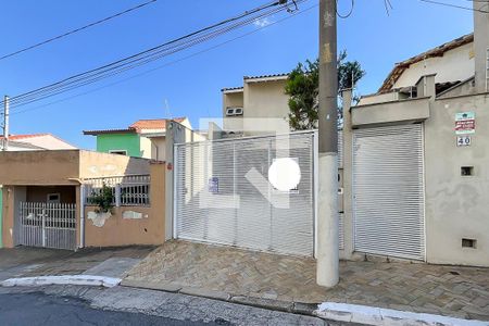 Casa à venda com 232m², 3 quartos e 4 vagasFachada + plaquinha