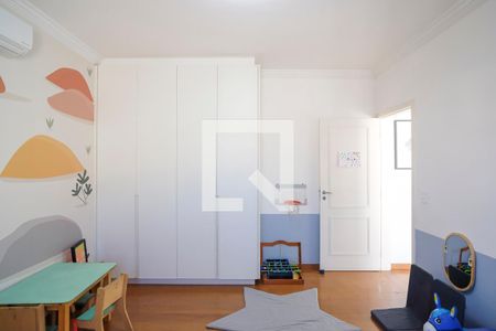 Casa à venda com 232m², 3 quartos e 4 vagasSuíte 2