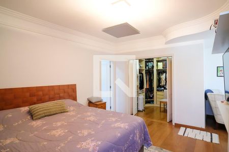 Casa à venda com 232m², 3 quartos e 4 vagasSuíte 1