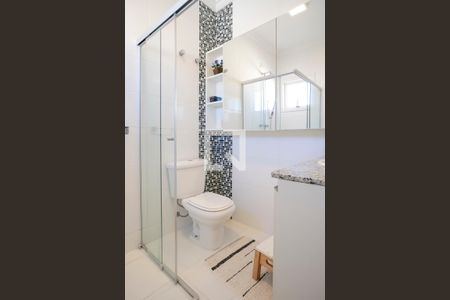 Casa à venda com 232m², 3 quartos e 4 vagasBanheiro suíte 2