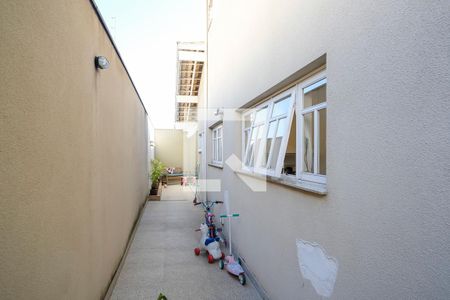 Casa à venda com 232m², 3 quartos e 4 vagasCorredor