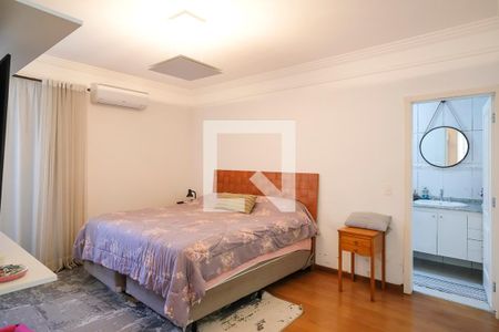 Casa à venda com 232m², 3 quartos e 4 vagasSuíte 1