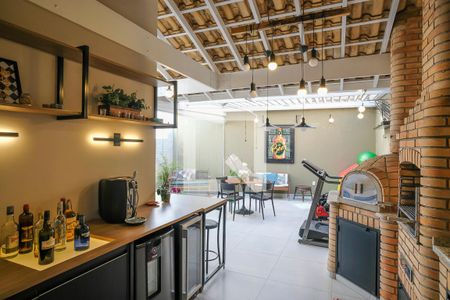 Casa à venda com 232m², 3 quartos e 4 vagasQuintal