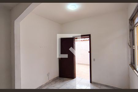 sala de casa para alugar com 1 quarto, 50m² em Curicica, Rio de Janeiro